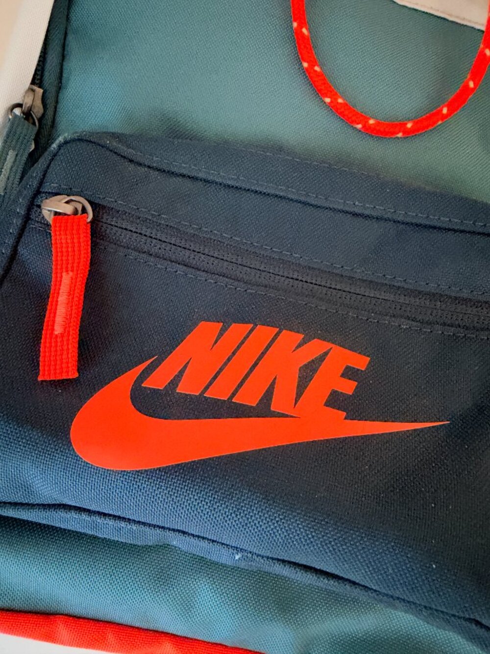 Nike Tanjun Colorblock Backpack - Picture 11 of 12